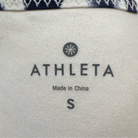 Athleta Wave Break Sz S Molded Cup Bikini Top Tie Dye Blue White Multiway Straps - Picture 7 of 9